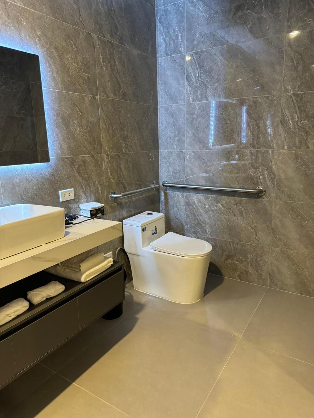 Water Bay Hotel Saipan Garapan Eksteriør billede